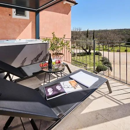 Bed and Breakfast Winery Cuj 4*